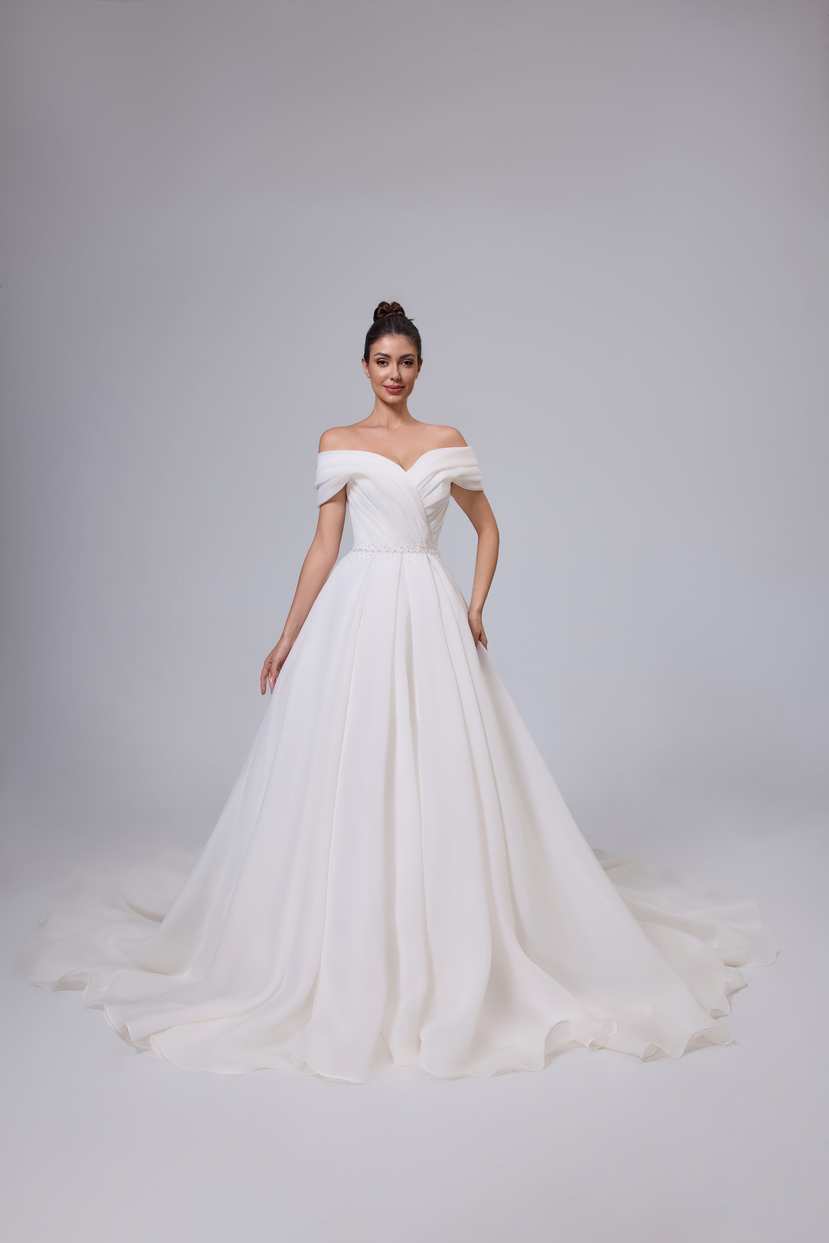 elelgant high quality organza wedding dress LVB2531