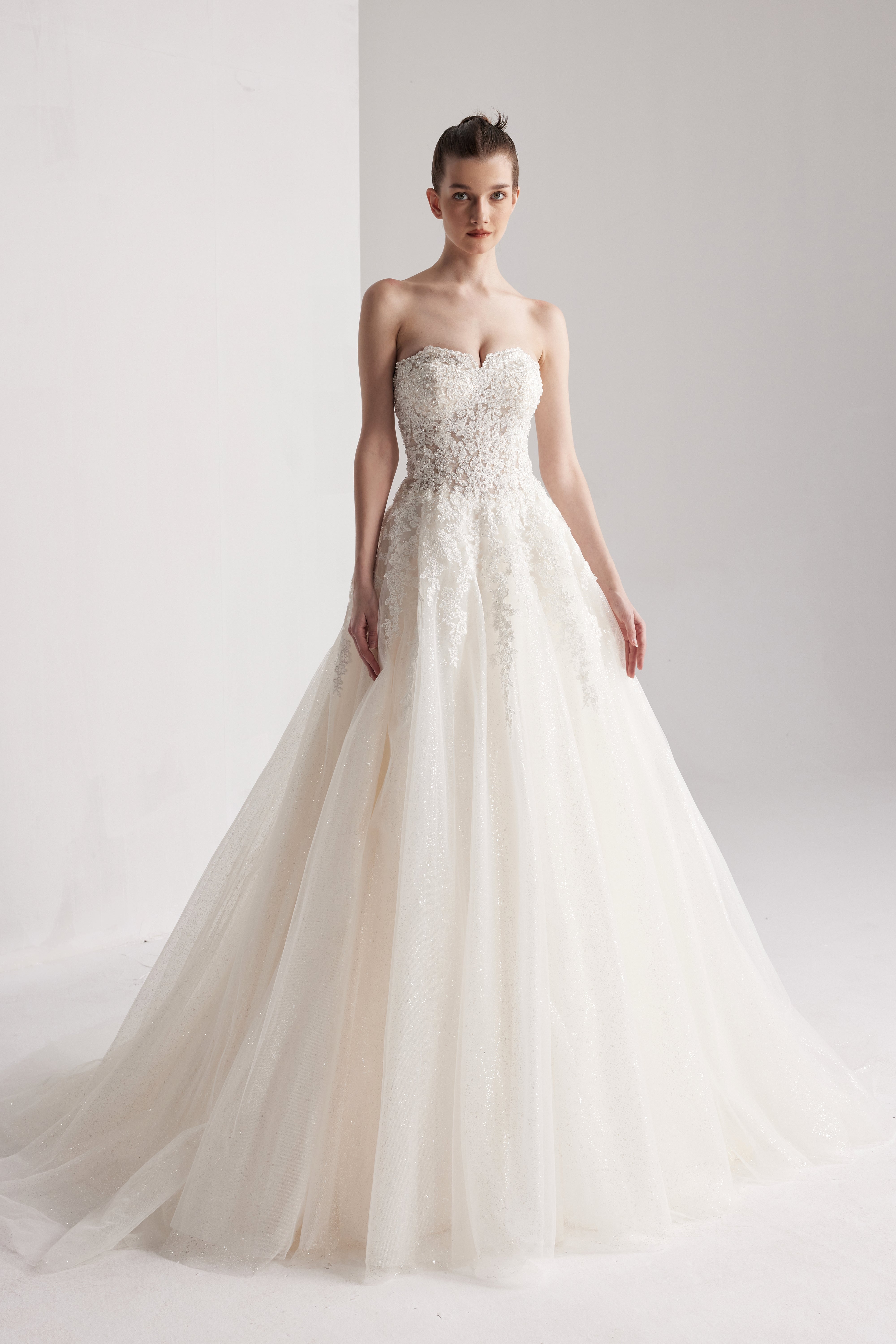 Princess beaded lace  bridal dress with a classic sweetheart neckline with Bolero LVB2411