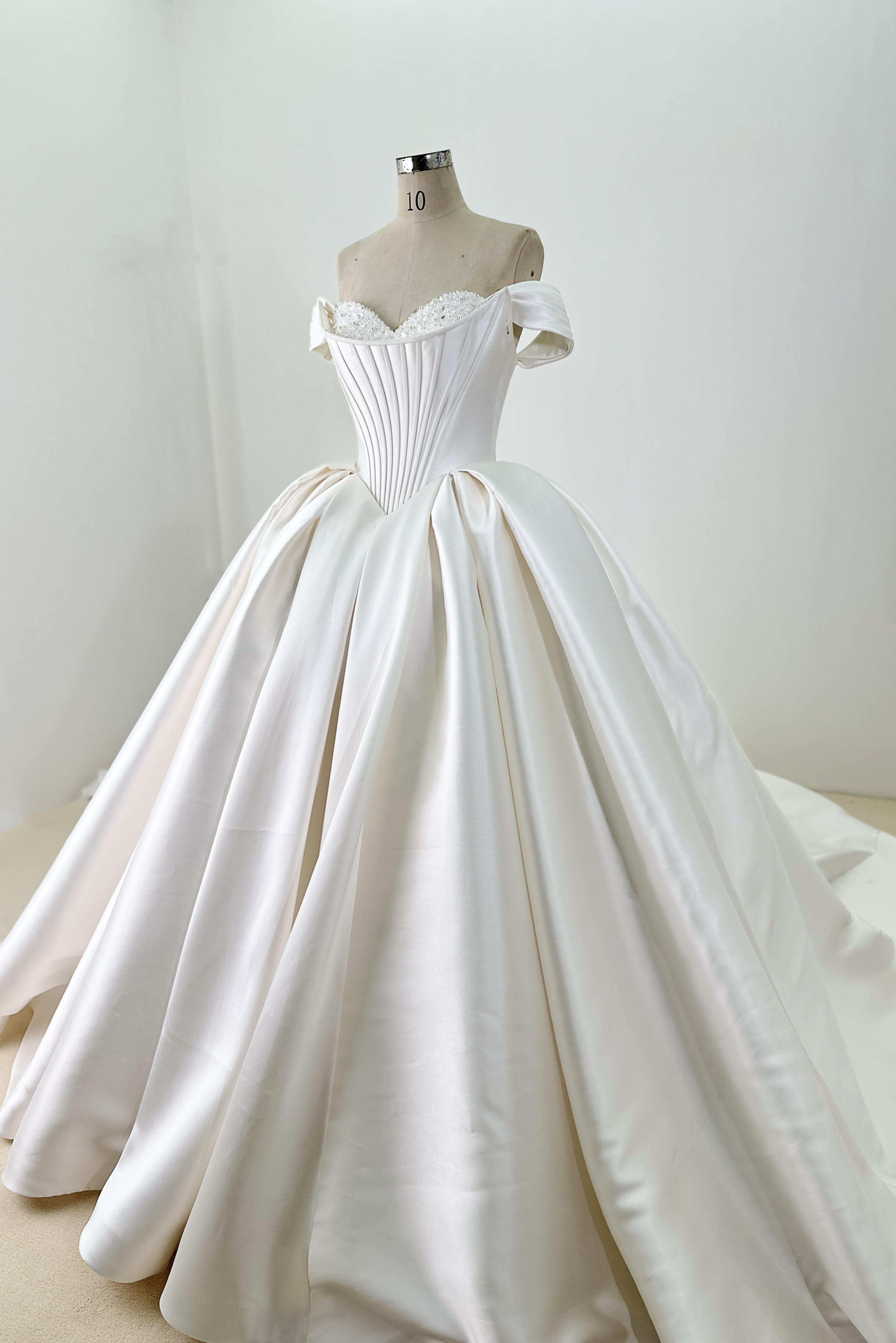 Ball Gown Satin wedding dress LVB 2527