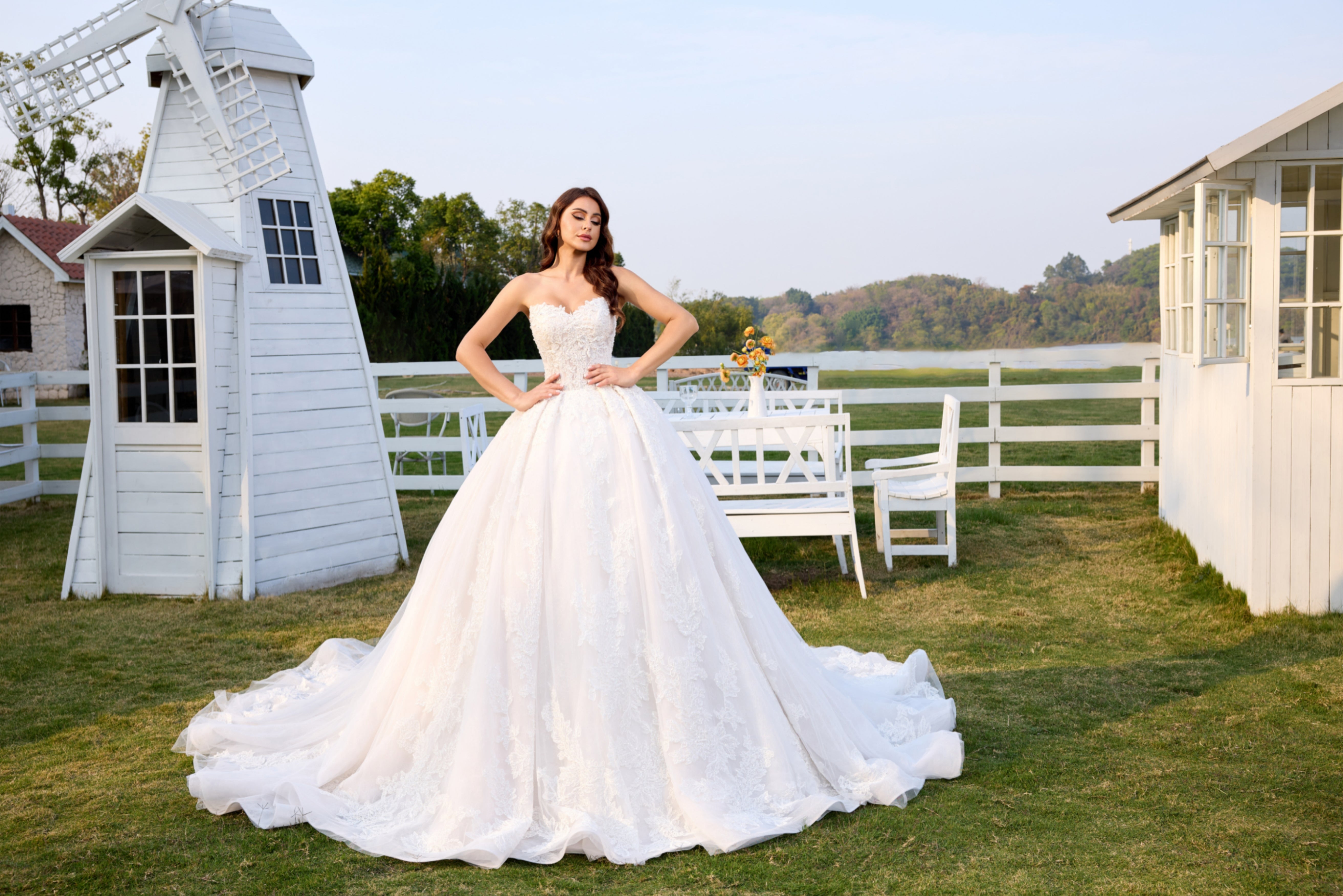 Luxury Lace Ball Gown Wedding Dress With Long Veil LVB2699