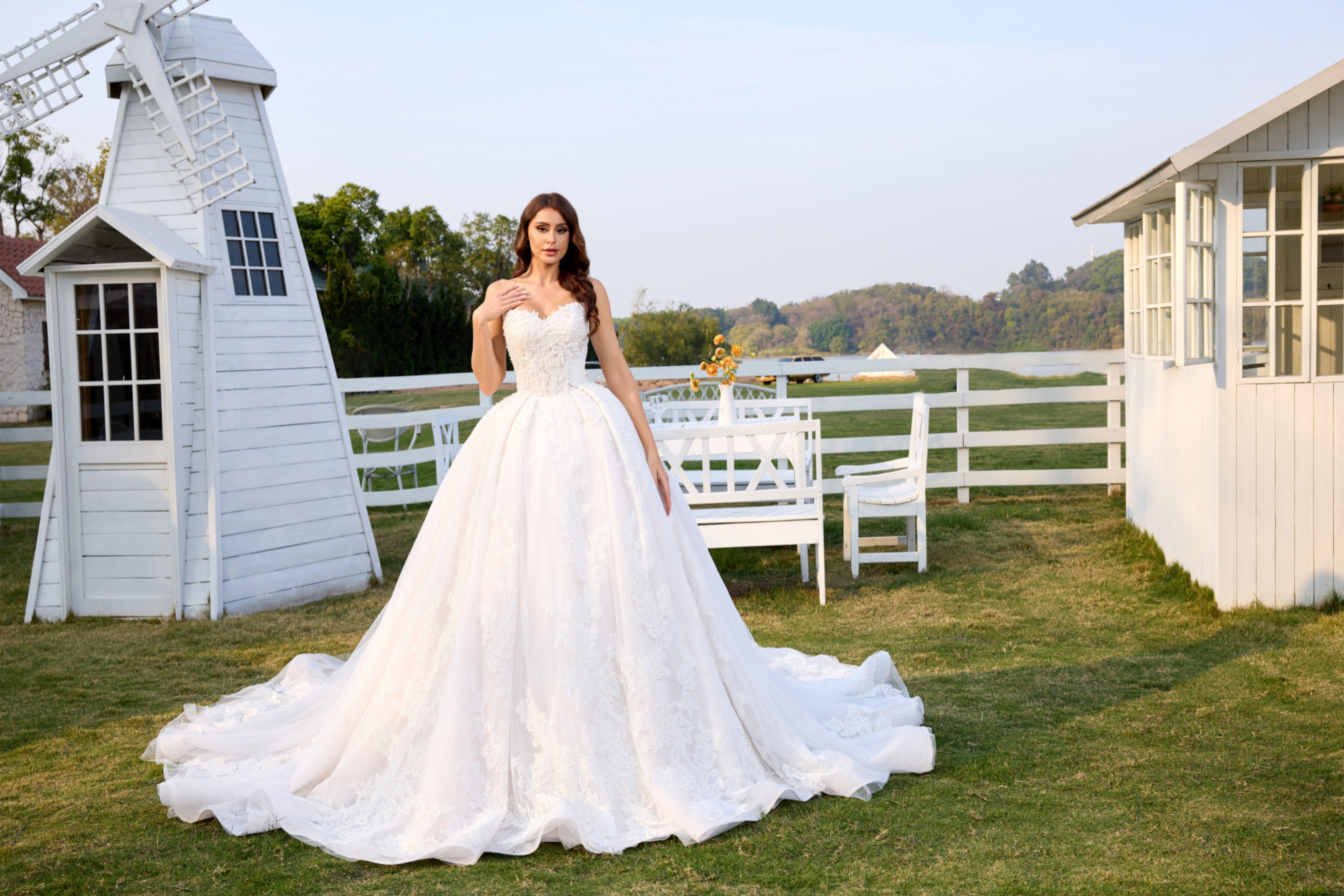 Luxury Lace Ball Gown Wedding Dress With Long Veil LVB2699