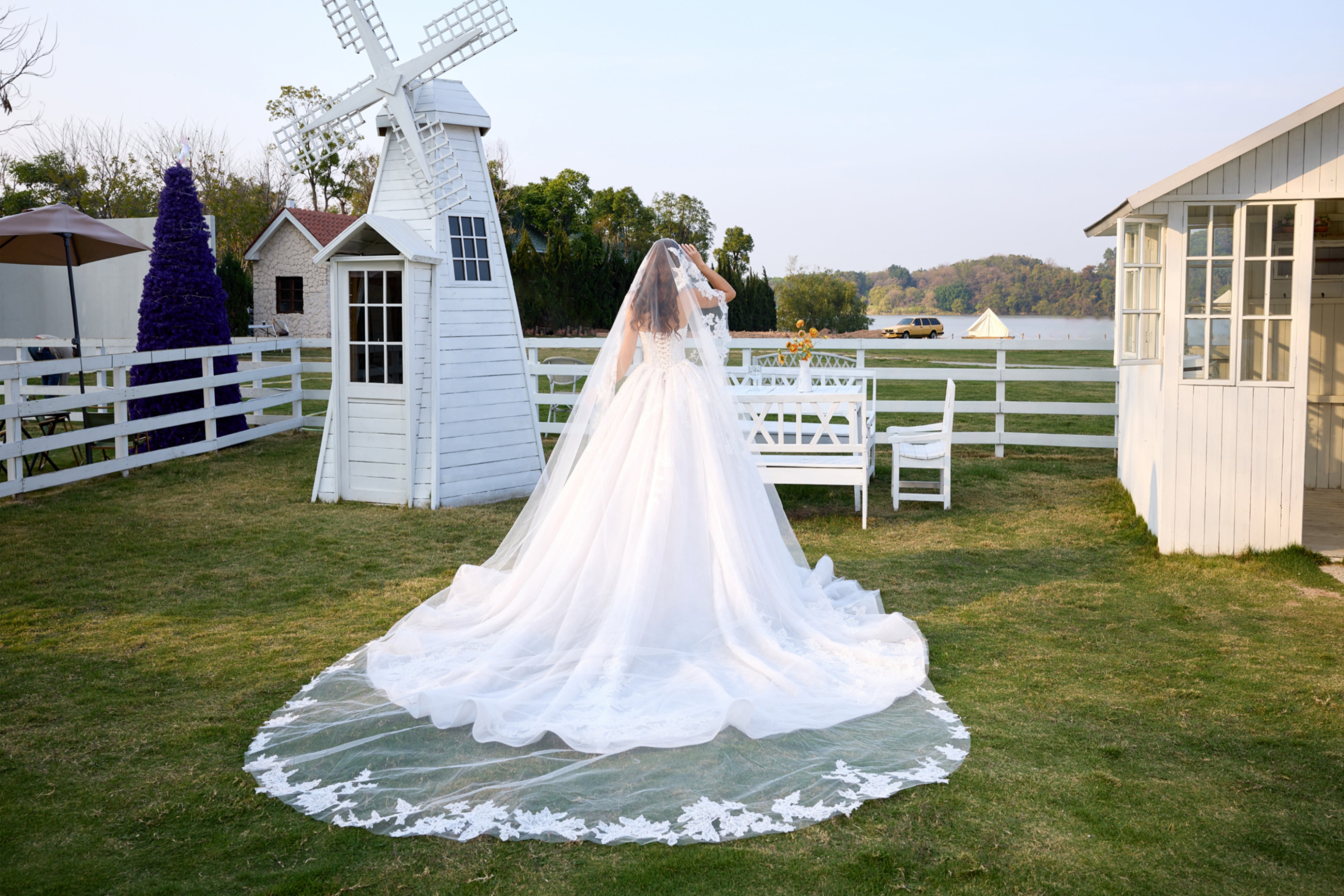 Luxury Lace Ball Gown Wedding Dress With Long Veil LVB2699