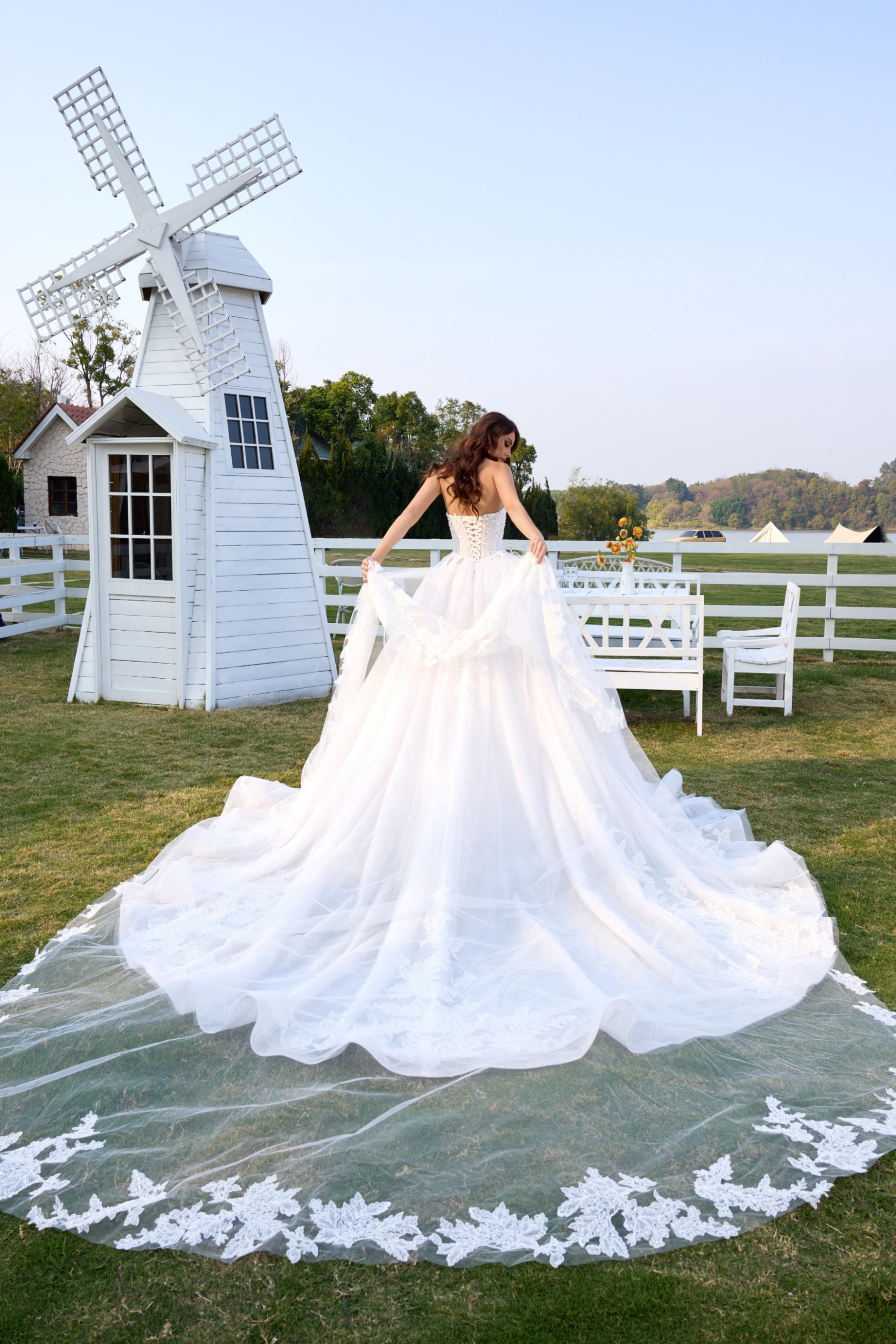 Luxury Lace Ball Gown Wedding Dress With Long Veil LVB2699